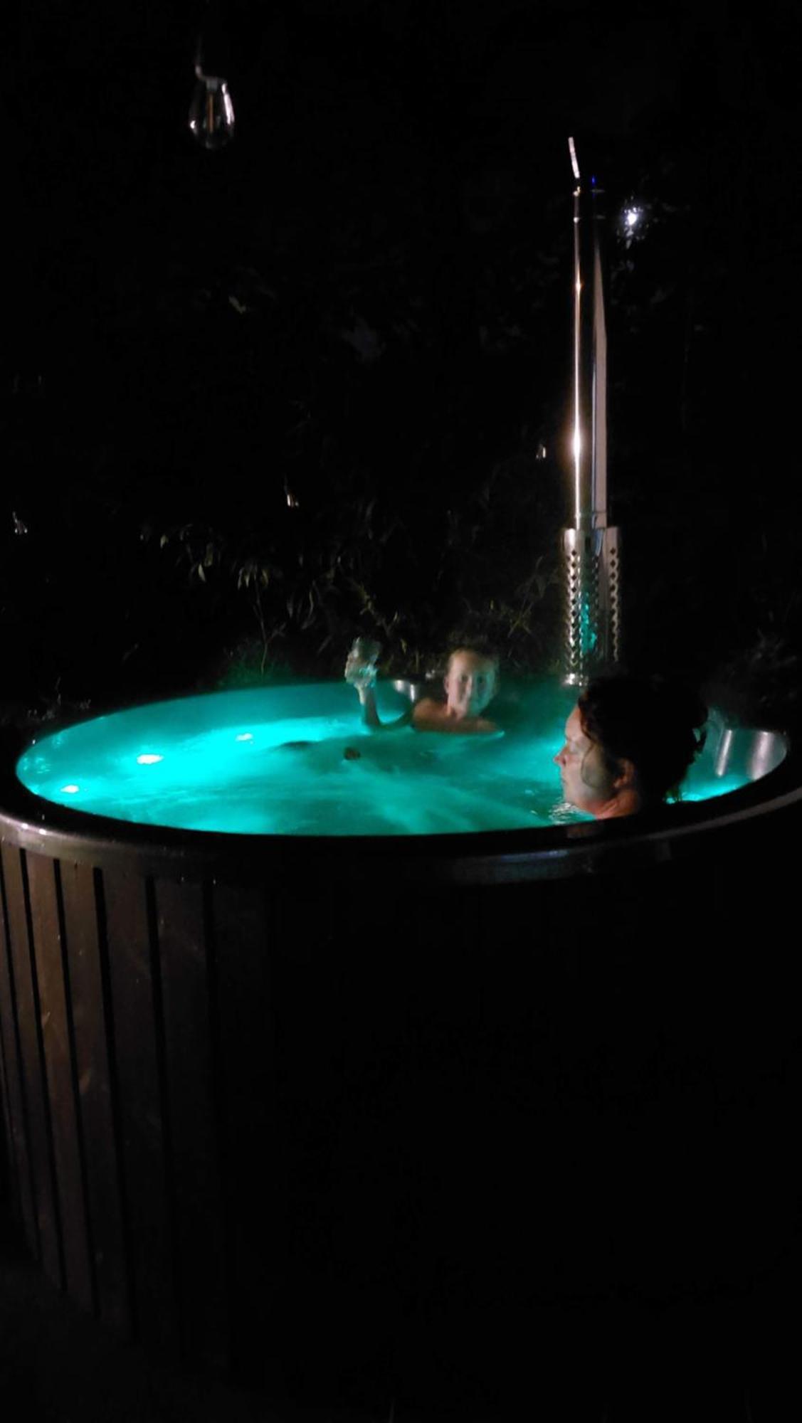 Z Jacuzzi Chalet